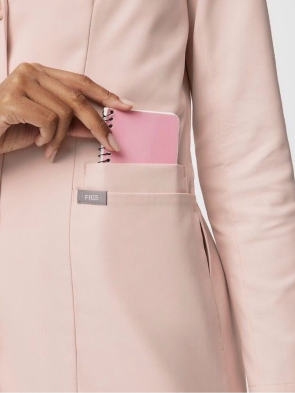 FIGS Women’s Bellevue Pink Powder Lab Coat: Limited Edition S - Picture 3 of 16